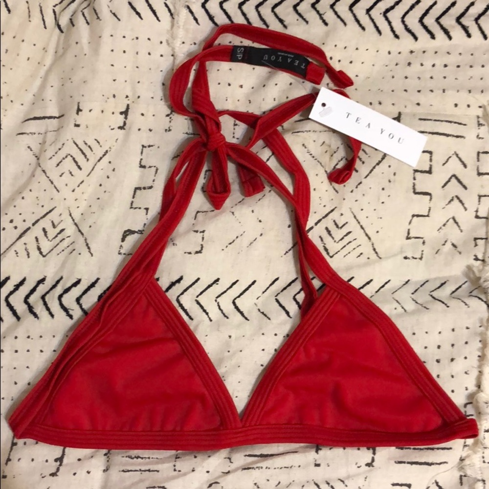 Tea You Gia bikini top